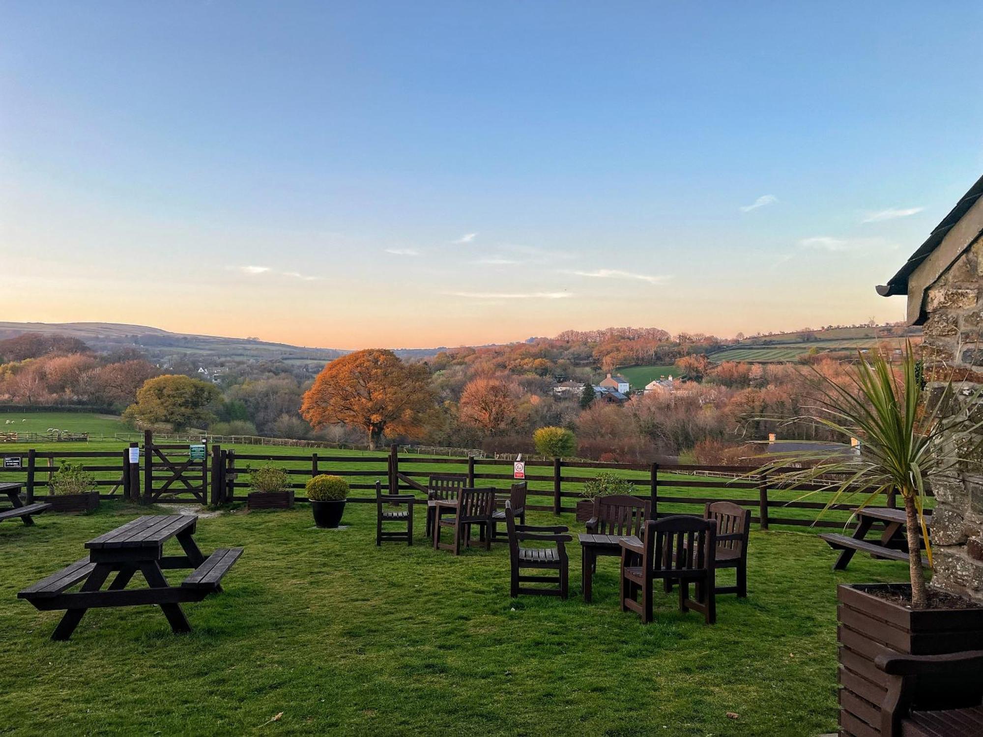 The Mary Tavy Inn Marytavy Buitenkant foto