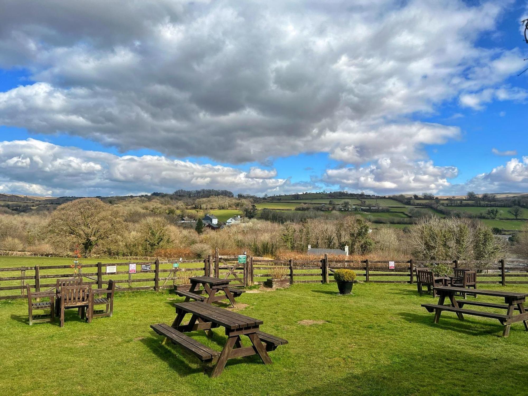 The Mary Tavy Inn Marytavy Buitenkant foto